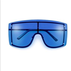 Blue ultimate sun blockers - sunglasses